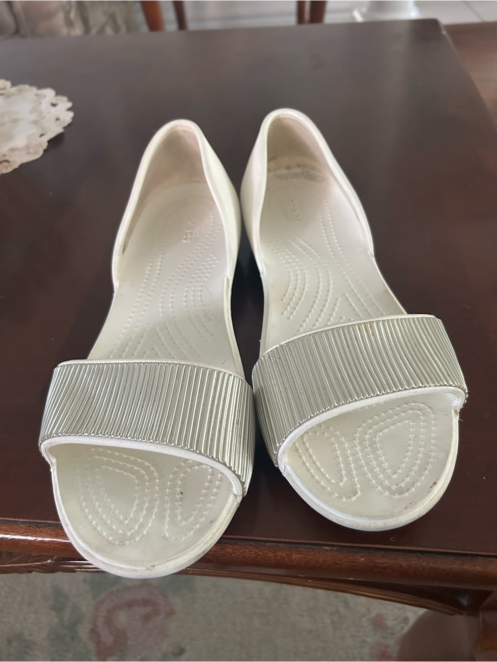 CROCS Women's White D'Orsay Open-Toe Sandals with Ribbed Strap